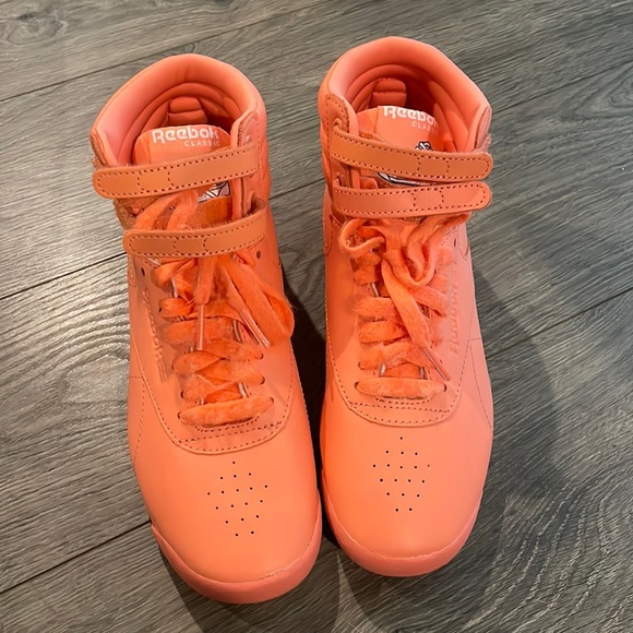 New Reebok womens freestyle hi rise shoe - Picture 3 of 7